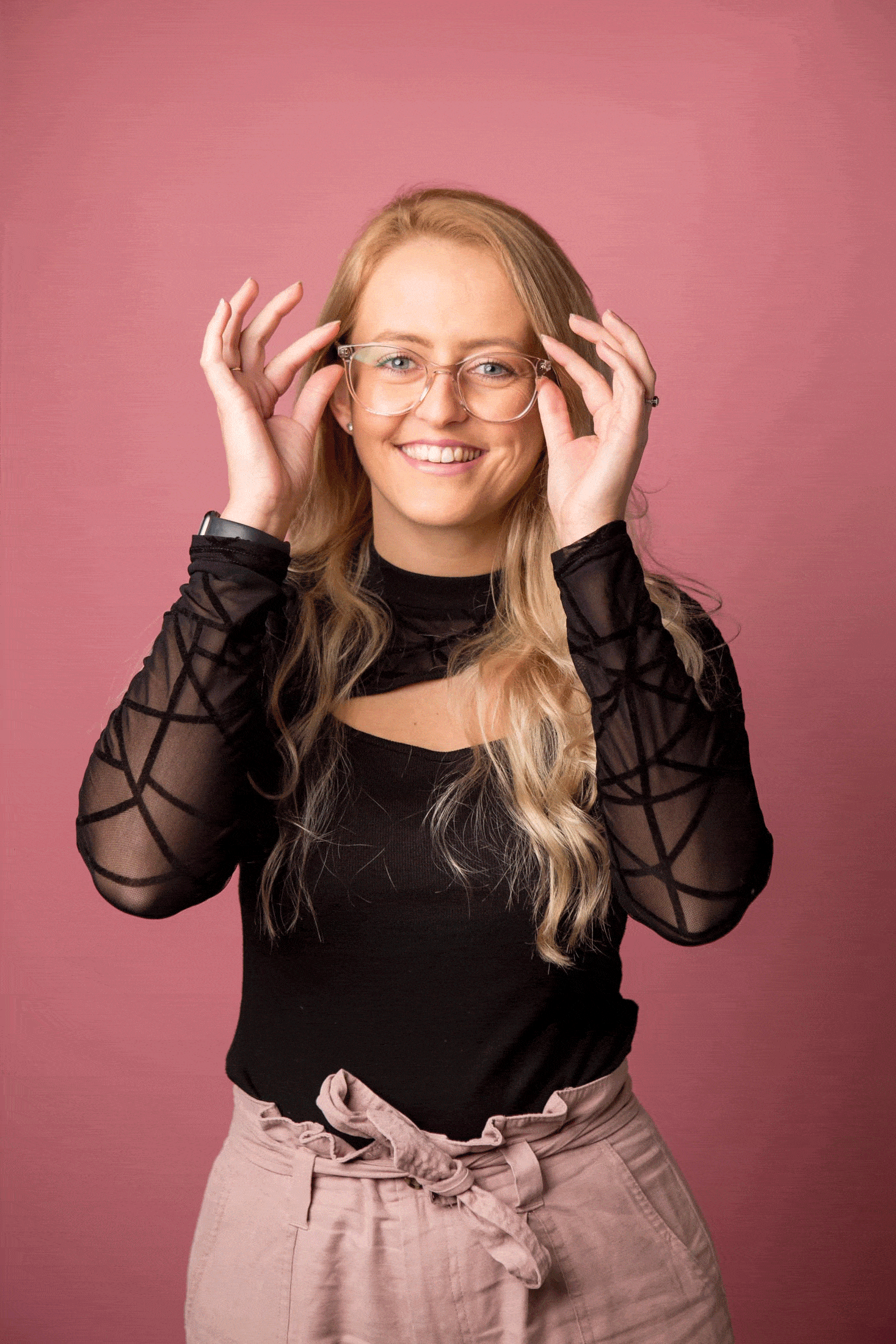 Georgia gif smiling and taking her glasses off